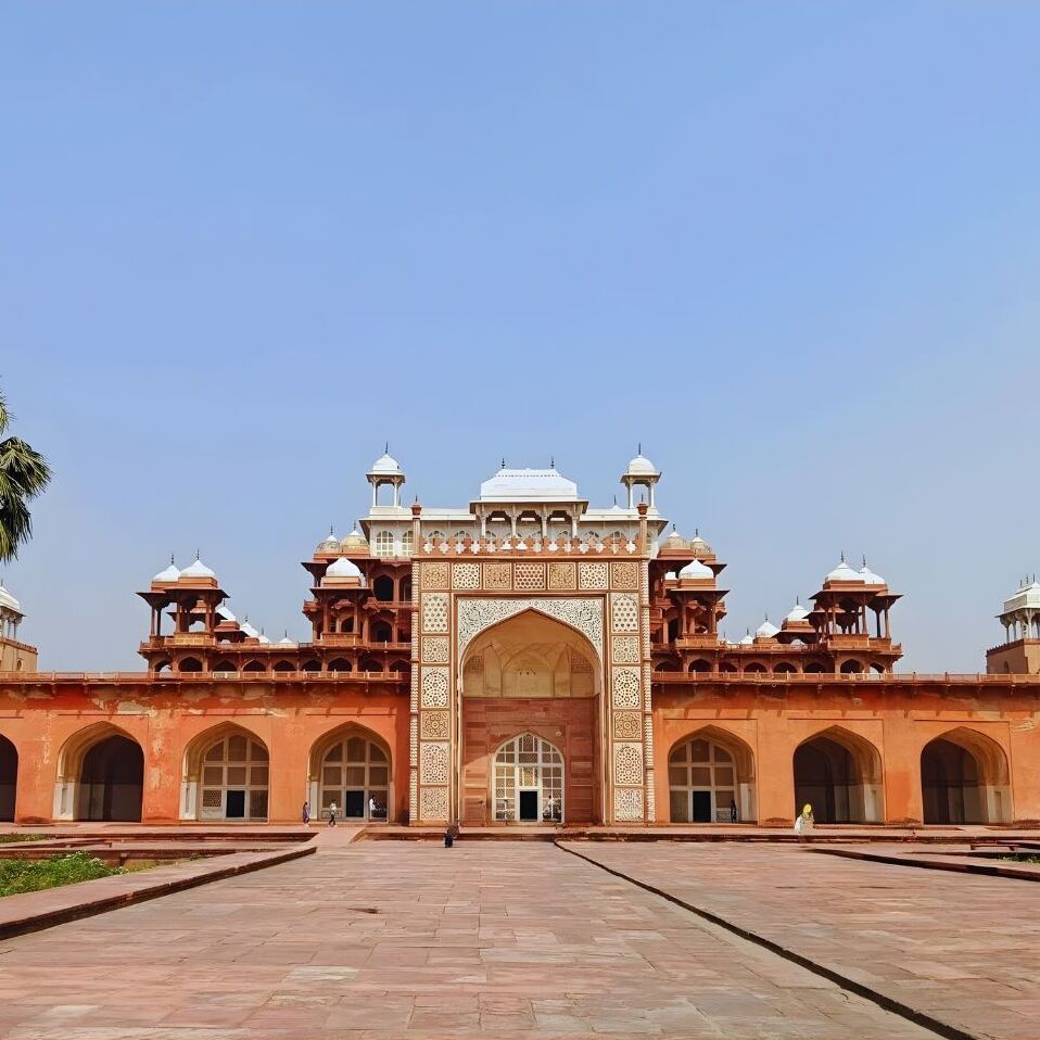 akbar-s-tomb-agra-tourism-header (1)